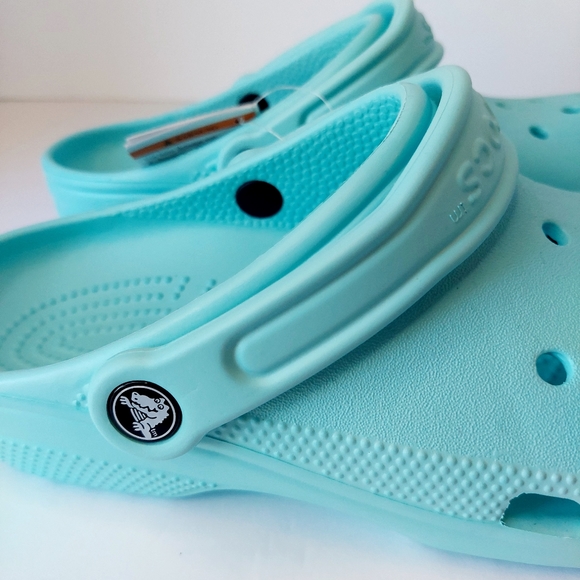 โจ SOLD! โจ NWT Crocs Aqua Blue Classic Clogs Sz Women's 9 / Men's 7 - Picture 5 of 13